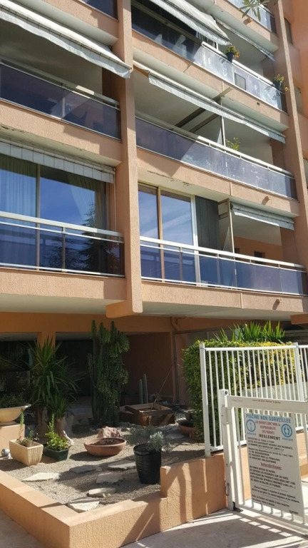 Apartment With one Bedroom in Le Cannet, With Pool Access and Furnishe