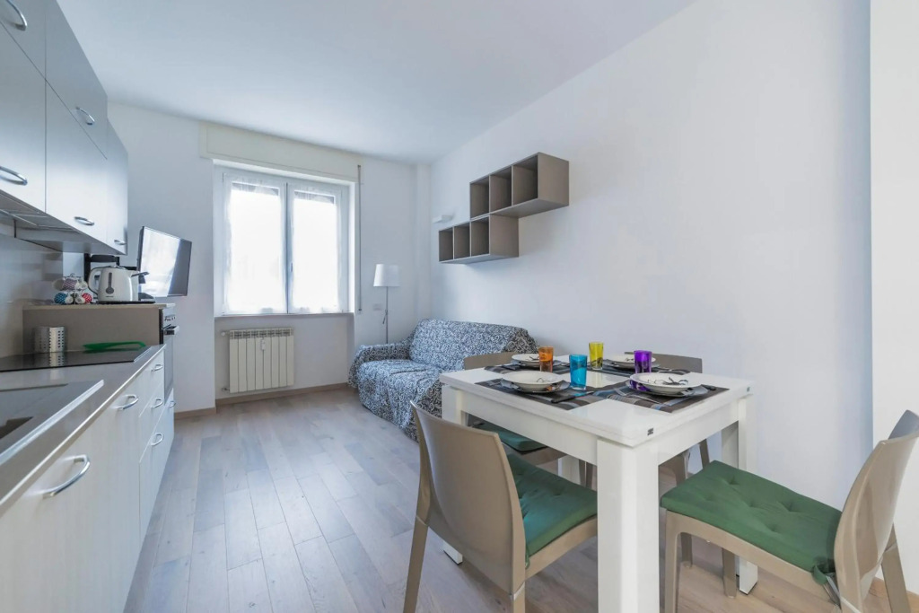 Milano Cosy APT with Balcony!