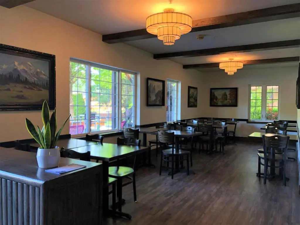 Blue Elk Inn