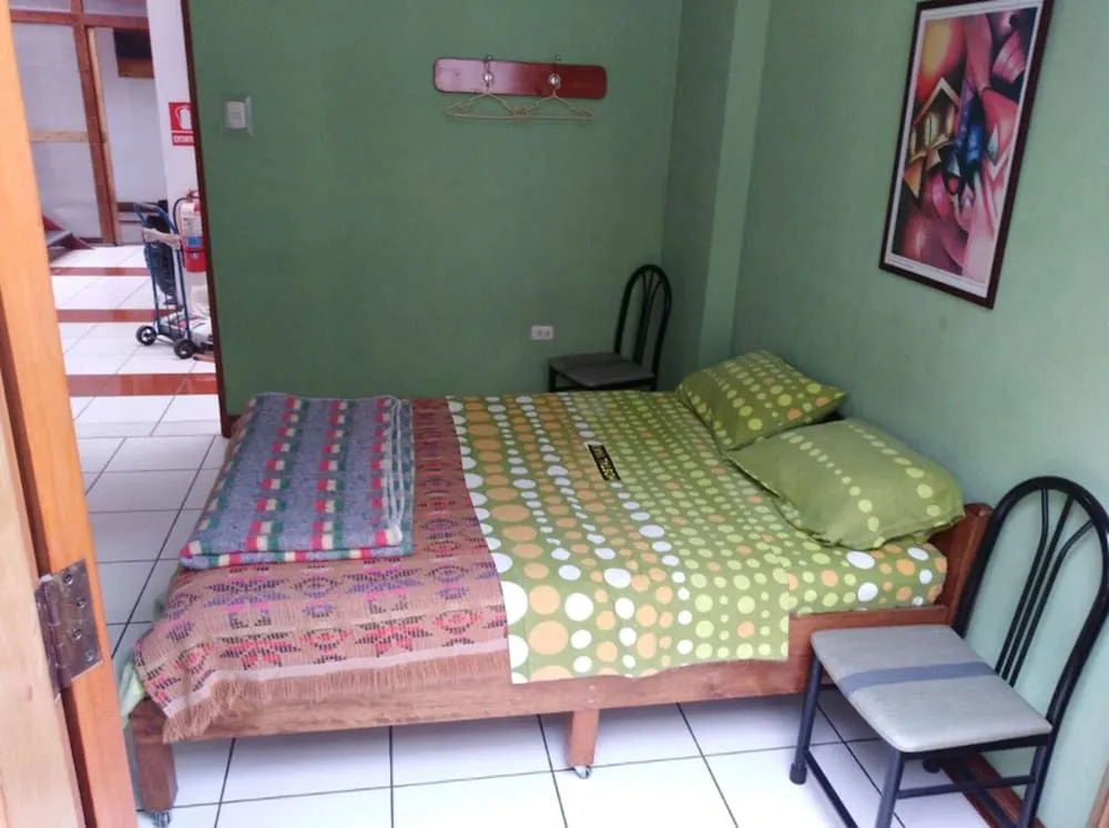Yaki Hostel