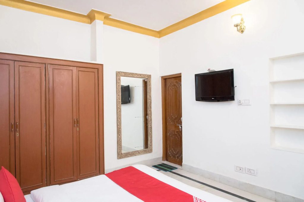 OYO 11431 Home Artistic Stay Forum Celebration Mall