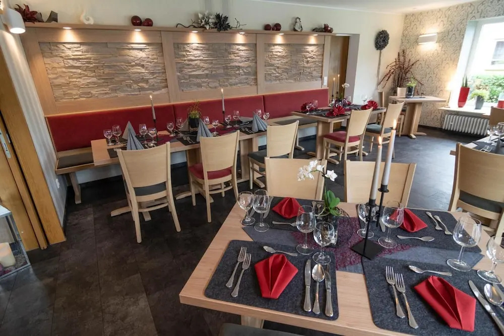 Hotel-Restaurant-Weingut Kapellenhof