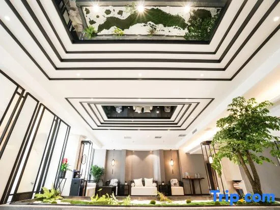 Yuntai Mountain Culture and Tourism College