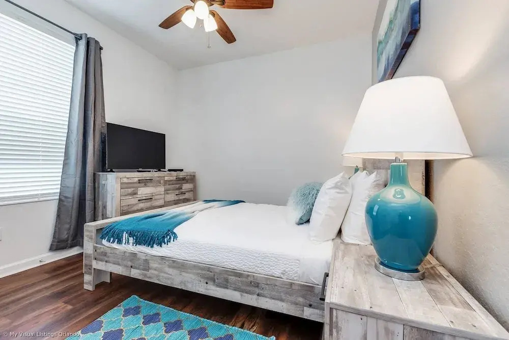 Stylish and Contemporary Vista Cay Hideaway - Lake View 3bd/2ba #3vc4126