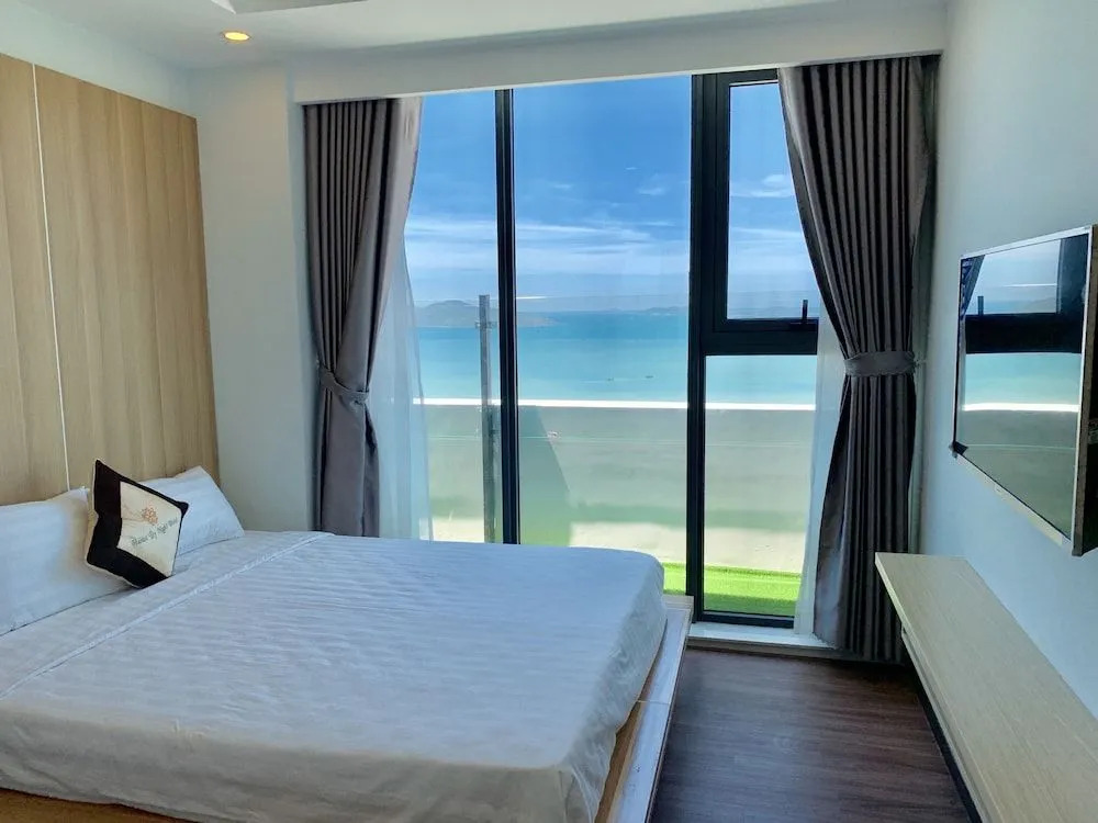The Gold Beachfront Luxury Apartment