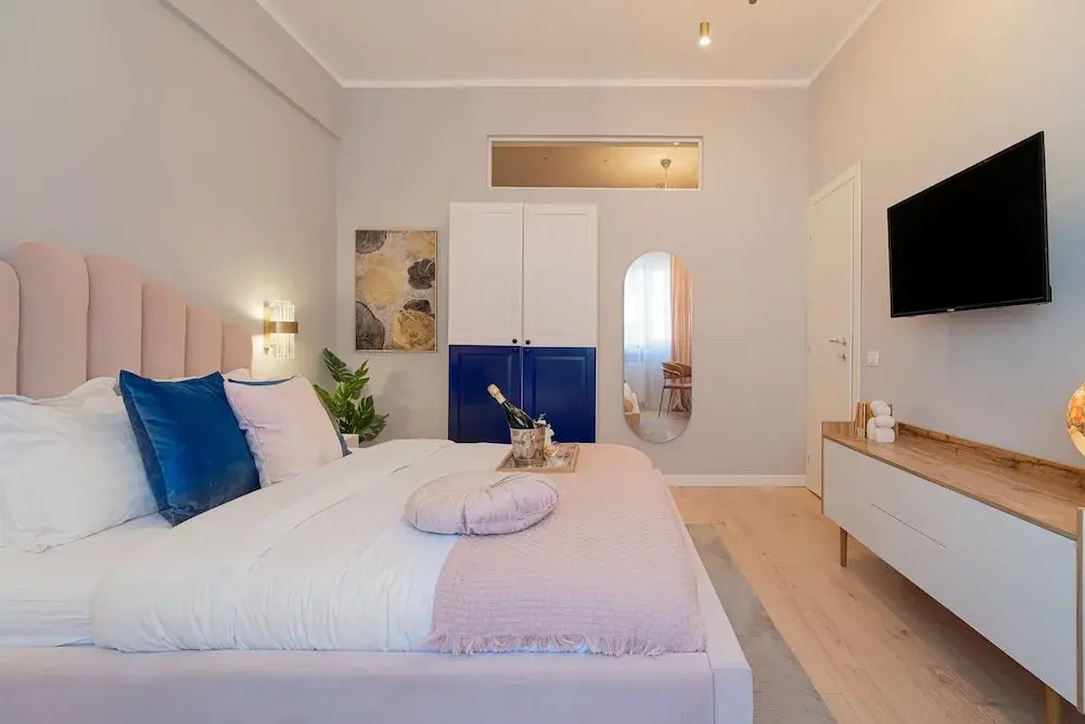 Stunning 2BR With Balcony on Piata Universitatii