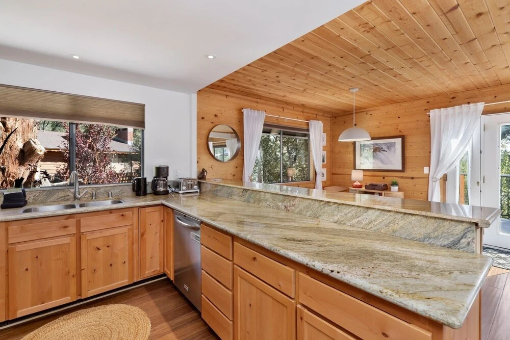 2048-chimney Peak Chalet 4 Bedroom Home by RedAwning