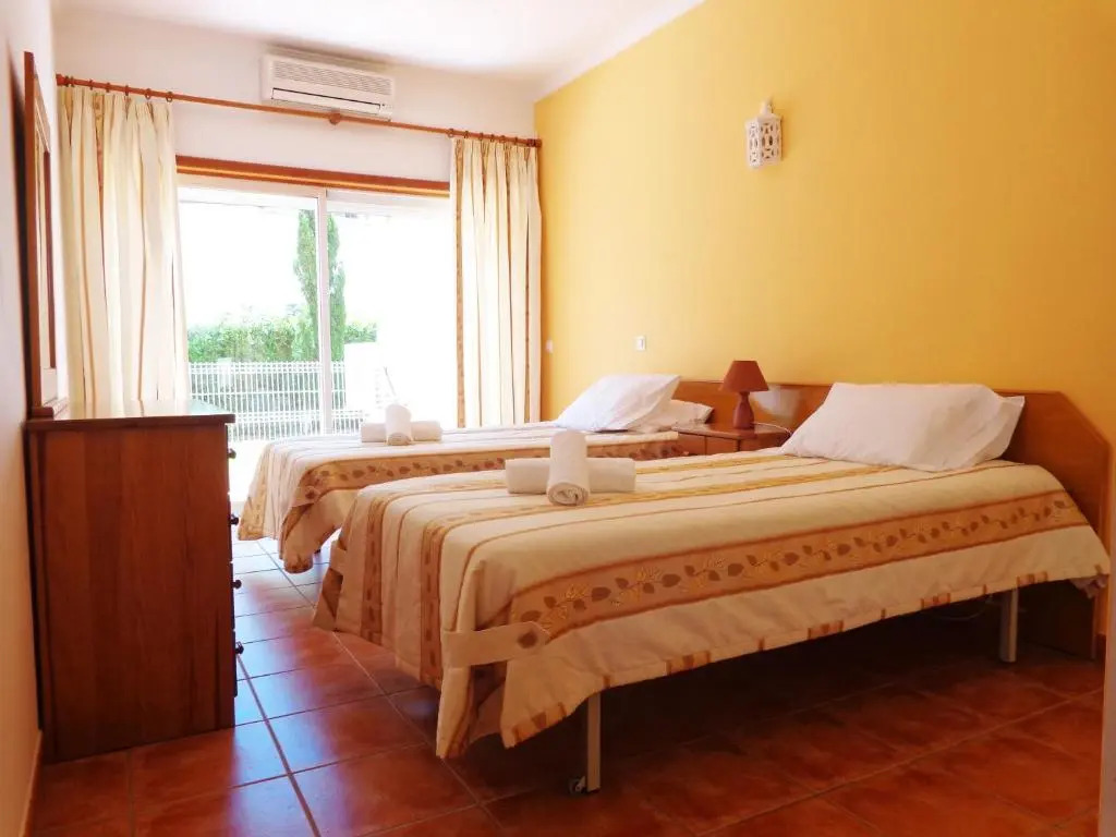 Cardeira Holiday Apartments