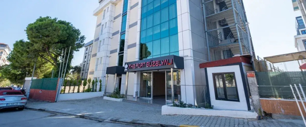 The Port Güzelyalı