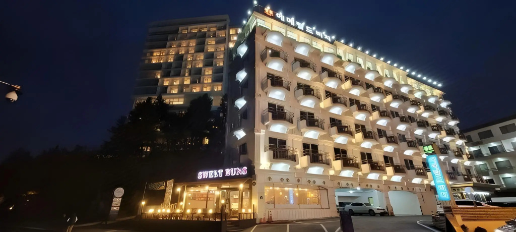Gyeongpo Emerald Beach Hotel