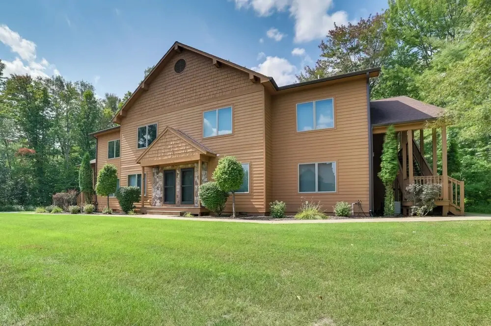 Modern Bellaire Condo: Pool Access, Near Skiing!