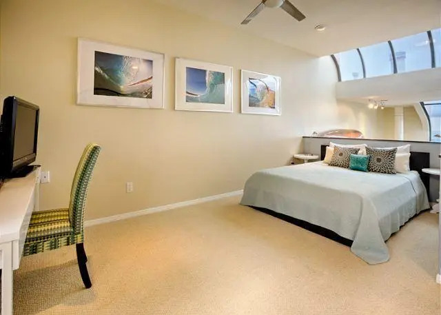 Windows to Windansea Townhouse