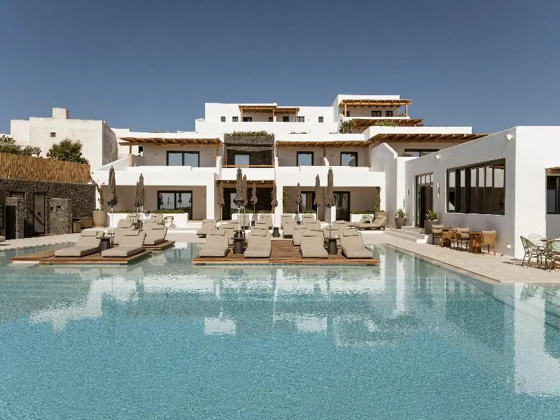 NĒRO Boutique Hotel