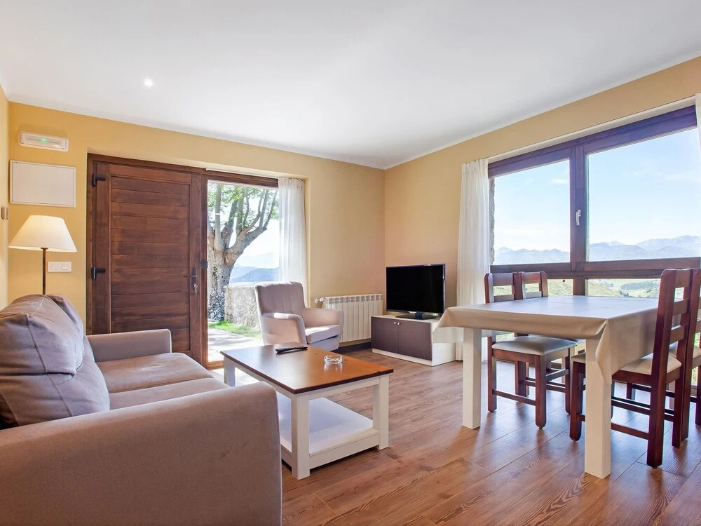 Nice Apartment, Rural Location With Beautiful Views of the Picos de Europa