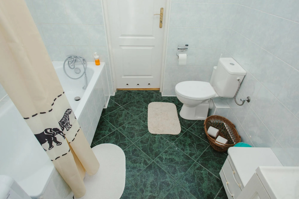 Lucka Rooms - My Sweet Lord B24.4