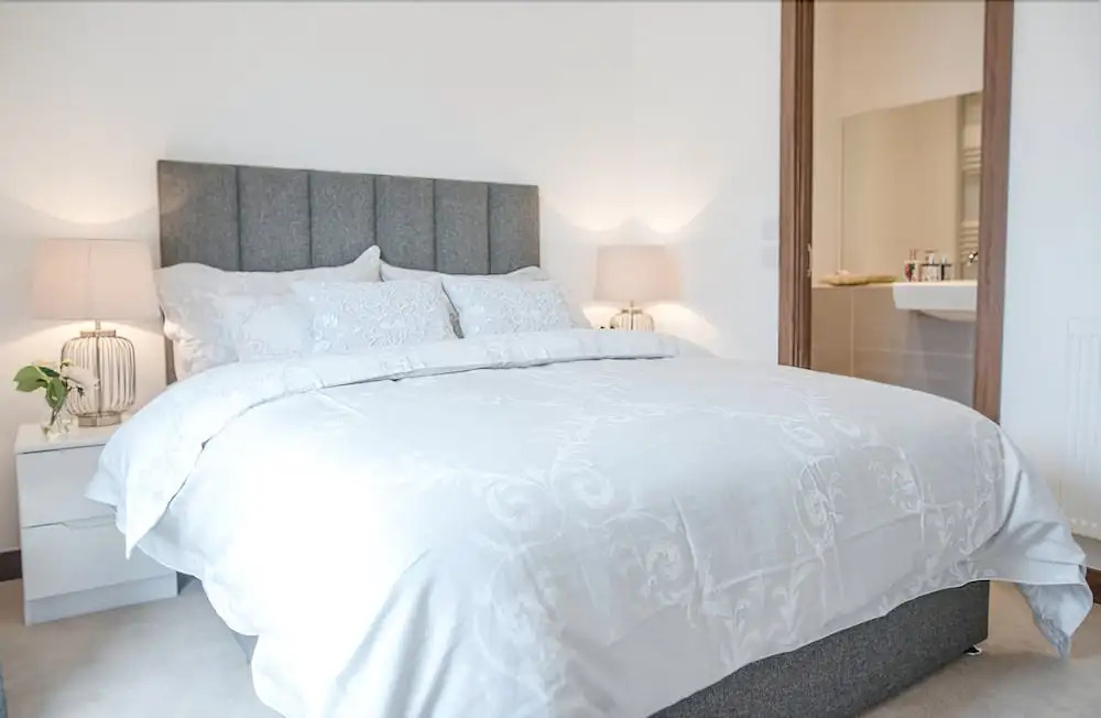 Rayleigh Lodge 2-Bedroom House