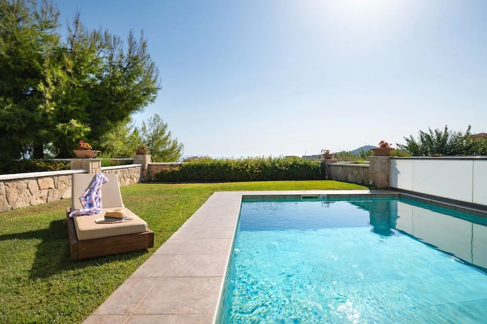 Sunny Villa Tessera