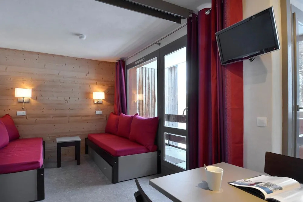 Residence Saintjacques Refurnished Divisible Studio for 4 People of 28 mÂ² on the Slopes Rs220