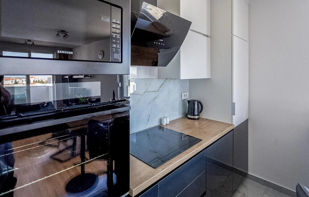 Beautiful Apartment in Zadar With Wifi and 2 Bedrooms