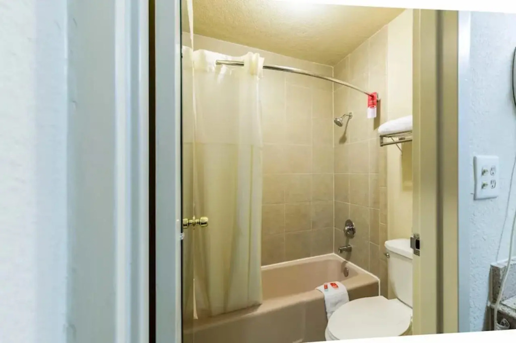 Regency Inn & Suites Houston East I 10
