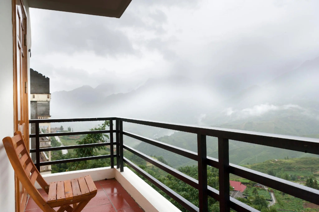 Eden Mountain View Hotel
