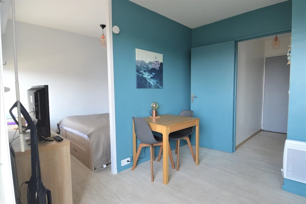 Charmant studio avec balcon à 20m de la mer