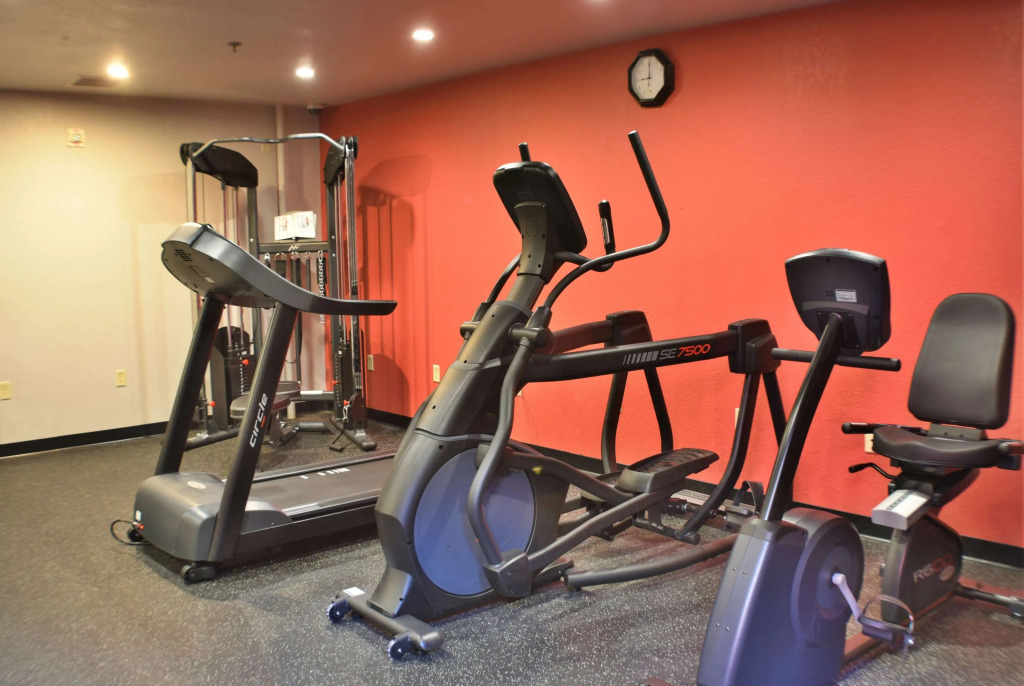 Ramada by Wyndham Sioux Falls Airport - Waterpark Resort & Event Center