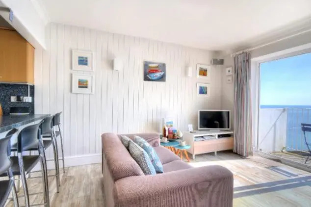 9 Bay View Court