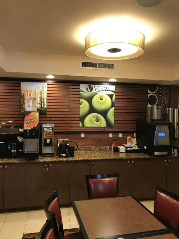 La Quinta Inn & Suites JFK Airport