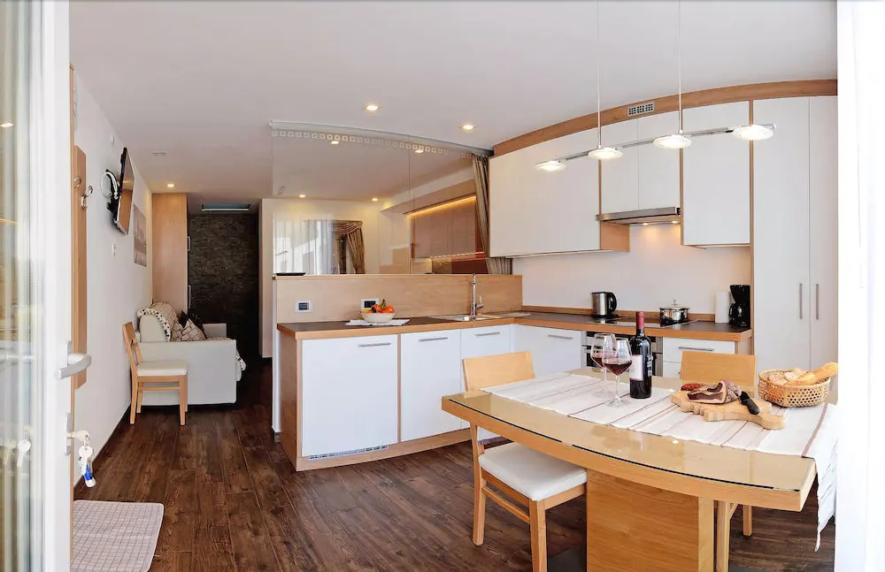 Apartment 4 Holiday - Apartment Mujnei