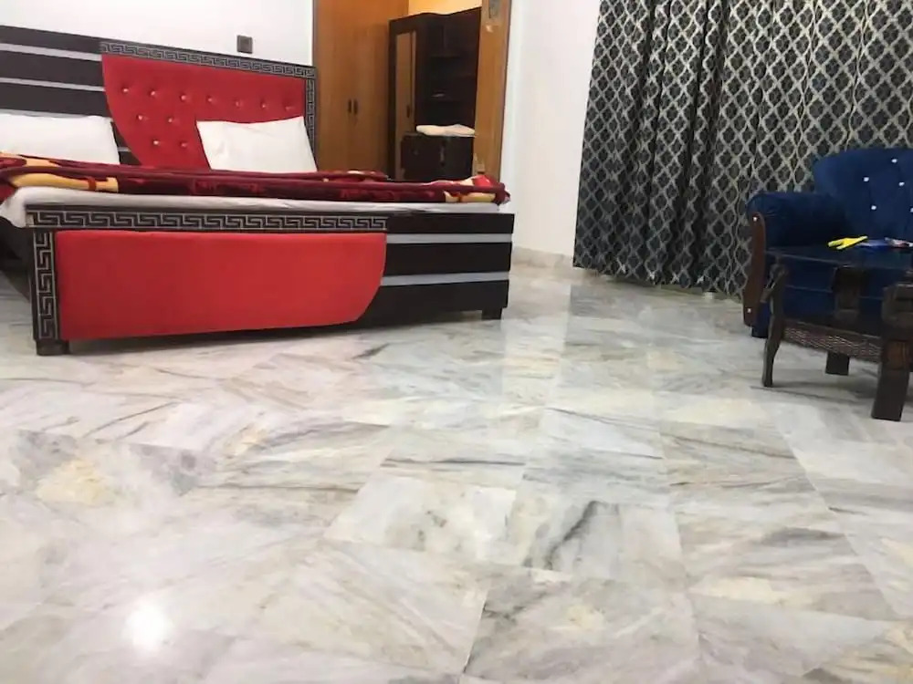 Crystal Inn Guest House