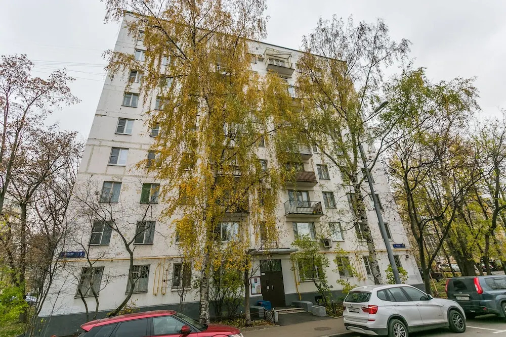 Апартаменты, Волков переулок