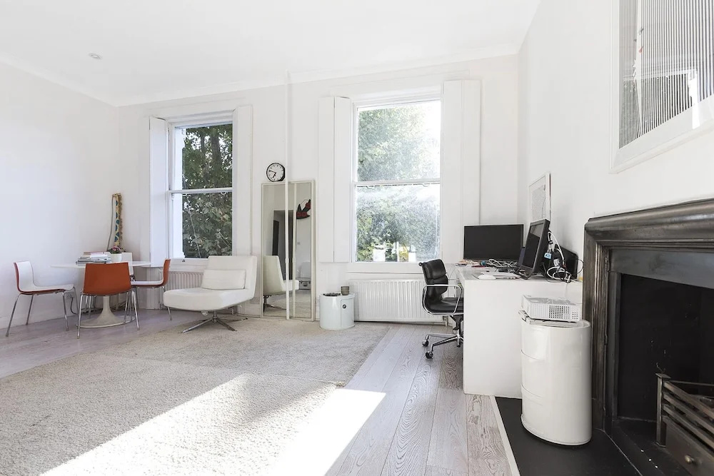 Well Presented one Bedroom Apartment Located in the Fabulous Notting Hill