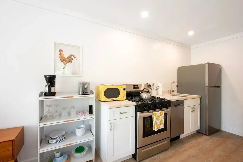 Laughing Bird Studio #7 - Brand New Stylish Apartment, Pool, Bea 1 Bedroom Condo