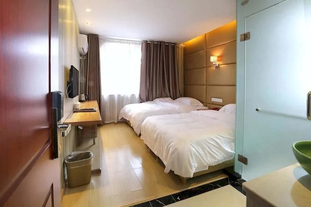 Lushang Tianjie Quick Hotel