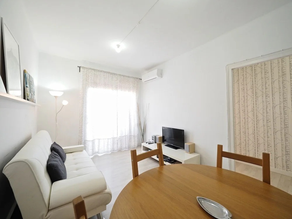 Gaudí Views