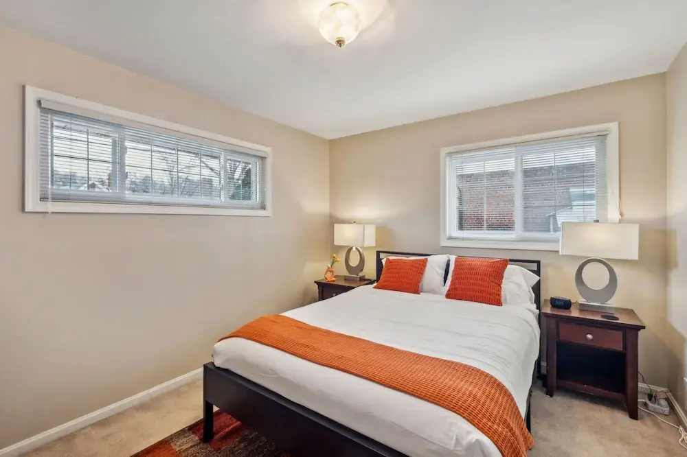 Uline Hospitality 4 Bedroom Home