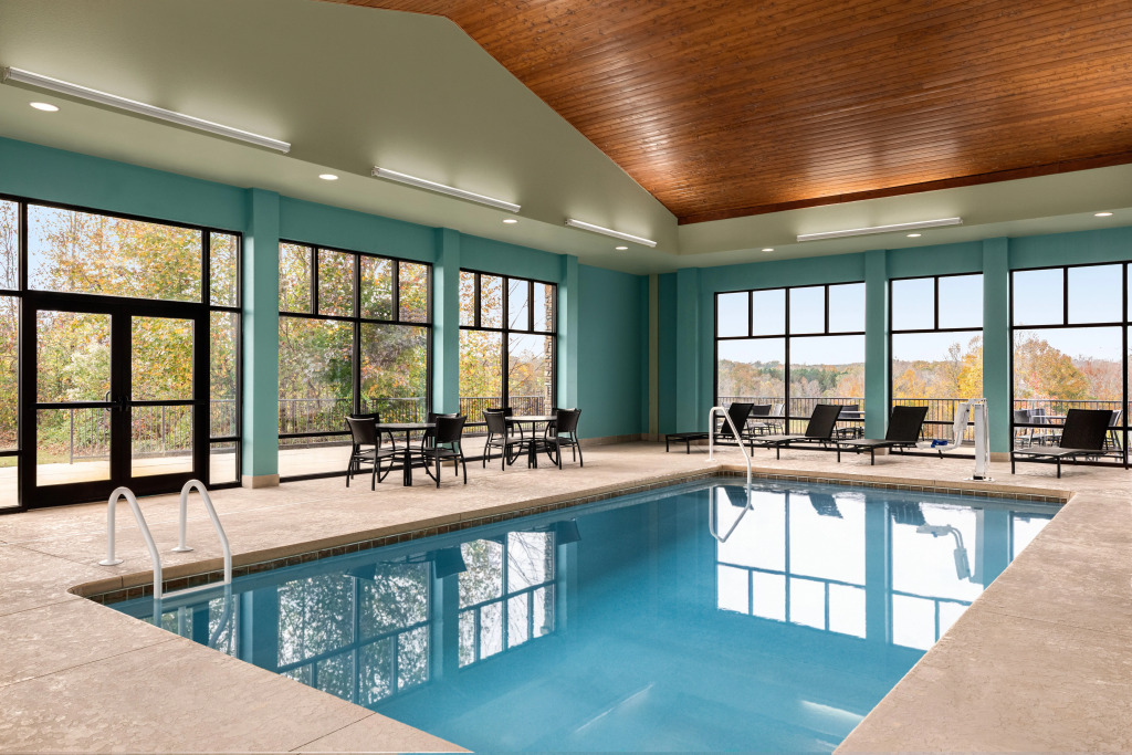 Holiday Inn Express & Suites Lexington North West-The Vineyard by IHG