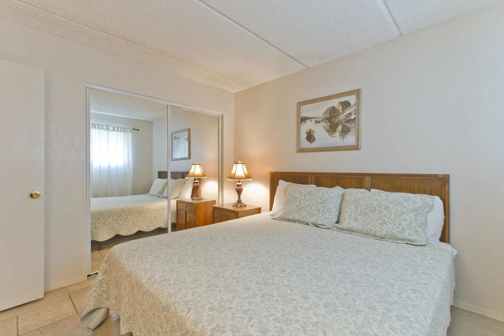 Villa Del Sol Condominium 304