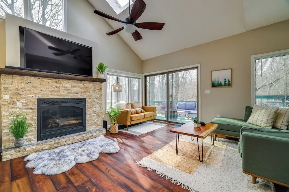 Lovely Poconos Cabin w/ Resort Amenities!