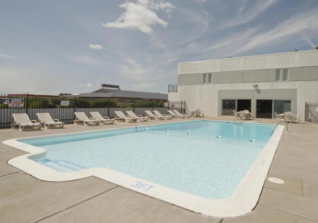 Fort Hays Inn