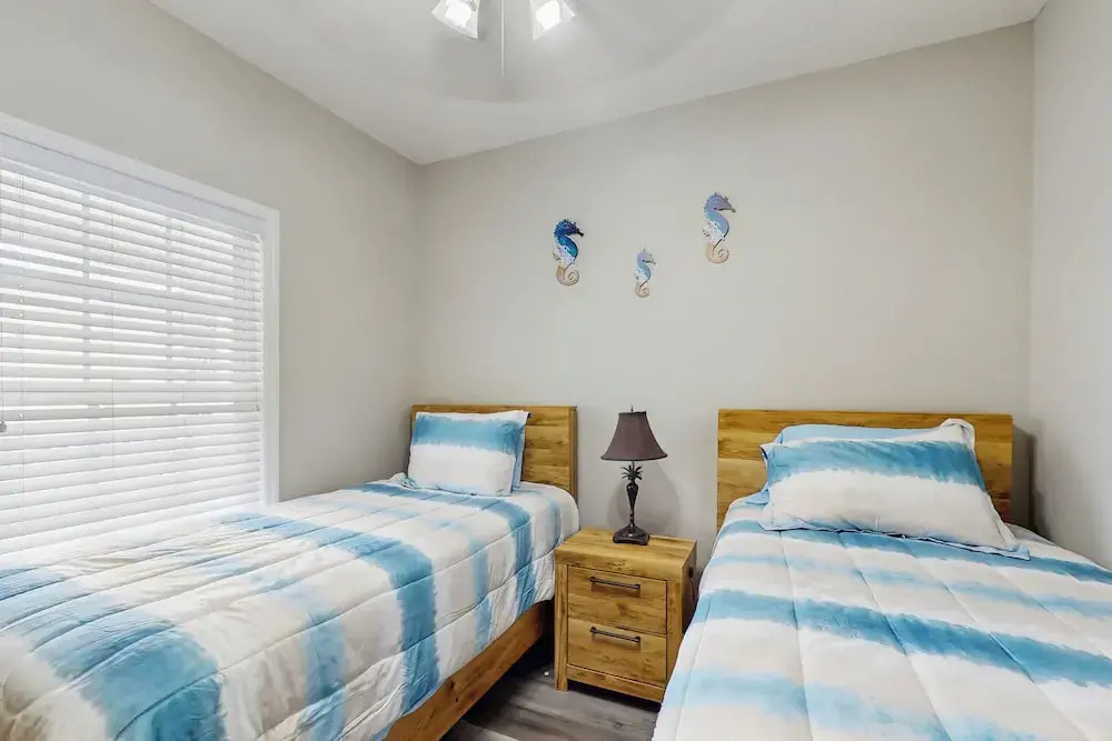 Pool & Tennis! Updated Barefoot Resort Condo