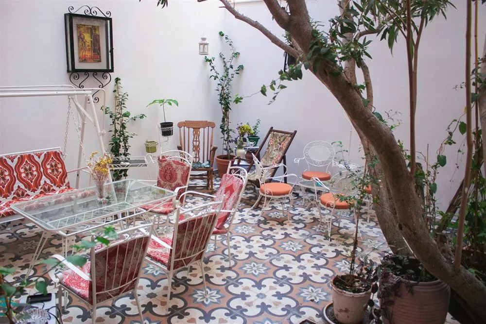 Athens Quinta