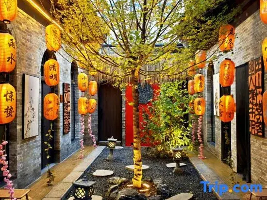 Taohua Island Jianghu Hot Spring Homestay Hotel (Xinzhou Ancient City Branch)