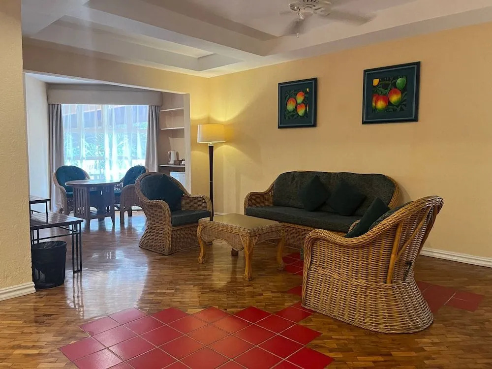 Coco Grande Hotel