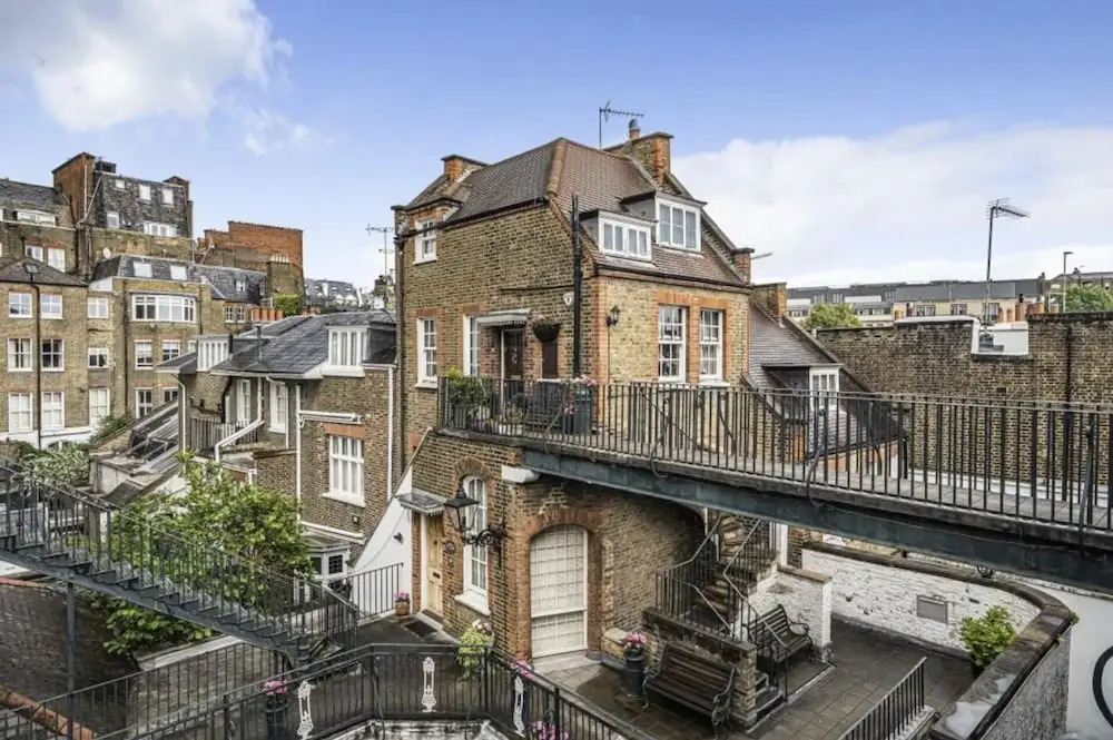 2 Bed Flat - Sleeps 4 - Balcony - Wifi