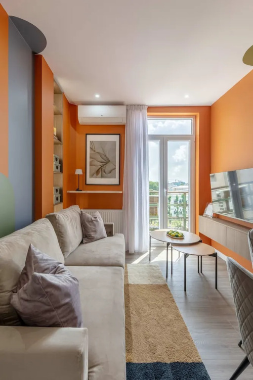 Playful Bright 1BR Near The Faculty of Law