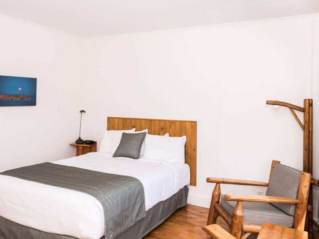 Au Pic de lAurore Motel-Chalets