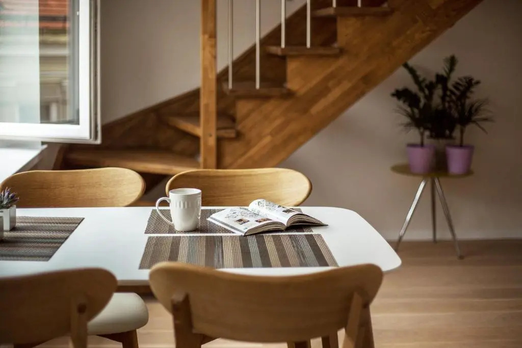 #stayhere - Spacious 2BDR Two Floor I Heart of Old Town