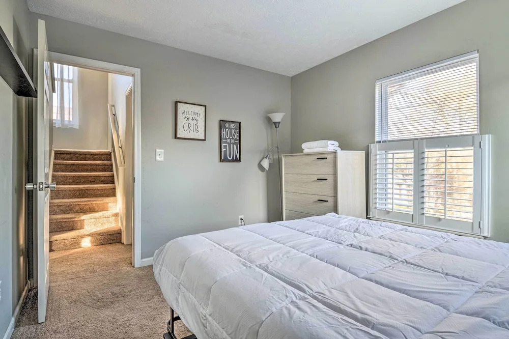 Cozy Indianapolis Home w/ Private Hot Tub!